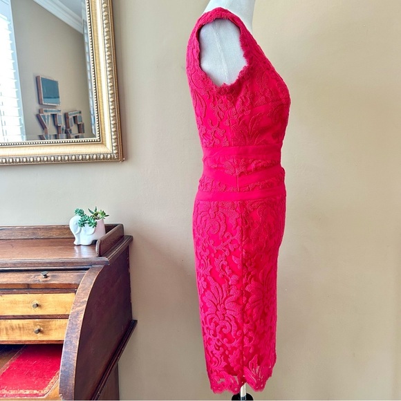 Tadashi Shoji Embroidered Lace Cockatil Sheath Dress in Red Sleeveless Size 6 - Picture 6 of 13